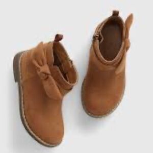 Baby Gap Tan Faux Suede Bow Boots  for Girl’s,  size 8